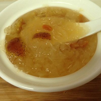 銀耳山楂糖水（平民燕窩）