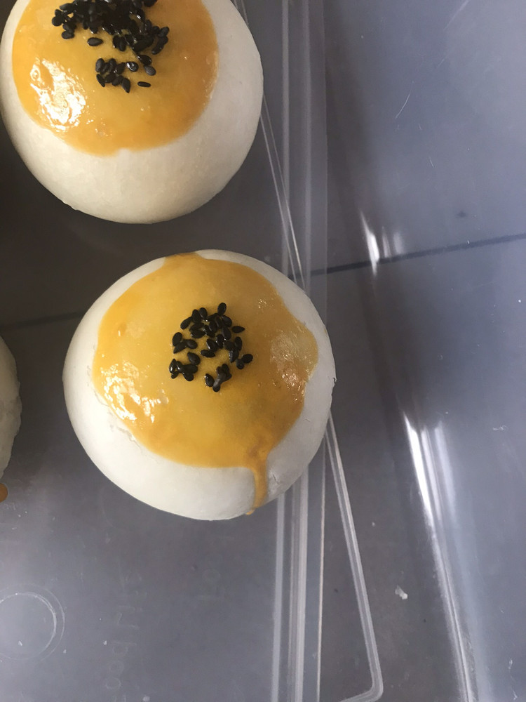 拉丝麻薯蛋黄酥的做法