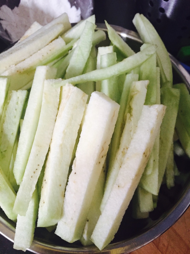 肉末茄子的做法图解1