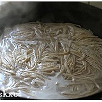 豆浆冷面的做法图解2