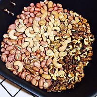 混合坚果口味---牛轧糖的做法图解2