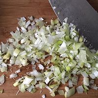 白菜大葱猪肉饺子的做法图解1