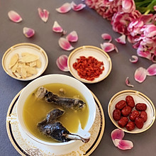 黄芪乌鸡汤