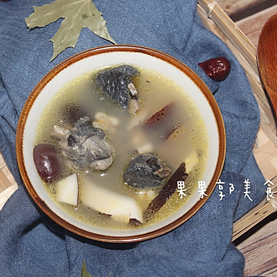 薏米红枣椰肉乌鸡汤