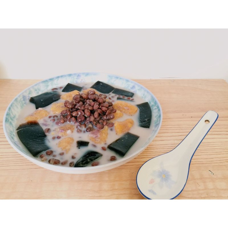 红豆芋圆烧仙草的做法