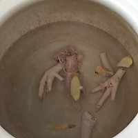 鸡胸肉猴头菇汤的做法图解5