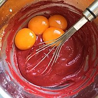 红丝绒蛋糕卷的做法图解5