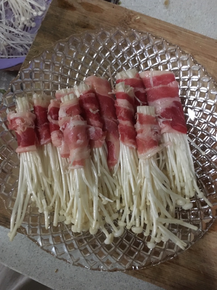 金针菇牛肉卷的做法图解2
