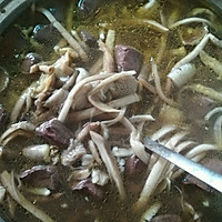 鸡杂荔枝菌汤的做法图解3