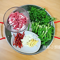 香菜炒肉丝的做法图解2