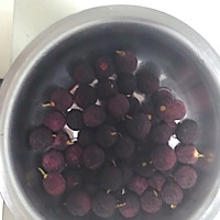 夏天必备的冰镇杨梅酒的做法图解1