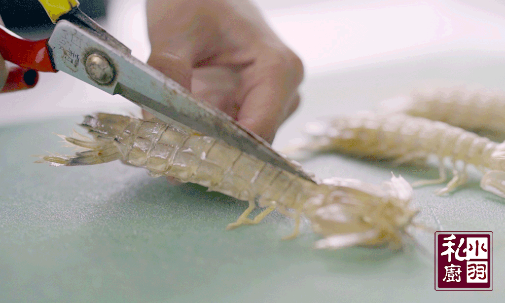 小羽私厨之豆腐鱼煎虾爬子的做法图解2