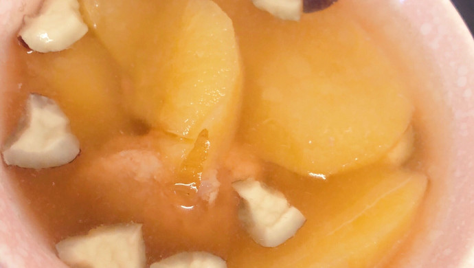 润肺止咳、清热解毒：川贝母海椰皇苹果汤