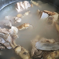海蛏筒骨汤的做法图解5