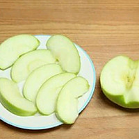 青苹果玉米芦荟汤的做法图解1