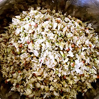 槐花肉馅水饺-野菜篇的做法图解3