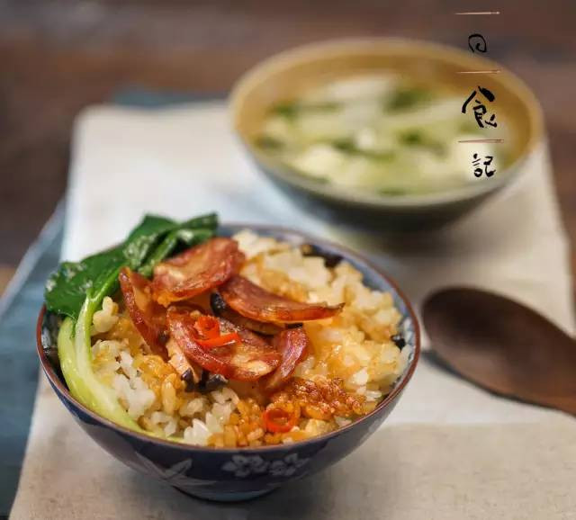 电饭煲腊肠煲仔饭｜日食记的做法