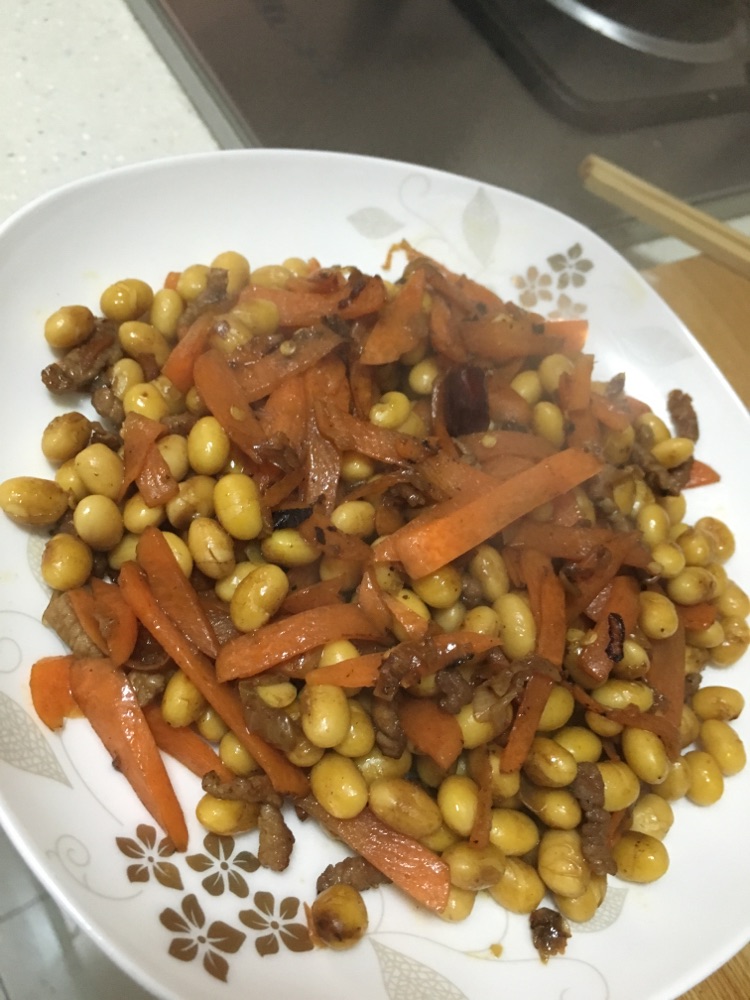 胡萝卜炒黄豆的做法图解5