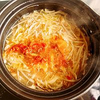 开胃辣白菜豆芽汤的做法图解5