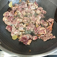 养气补血的营养粥:鸽子排骨红米粥的做法图解8