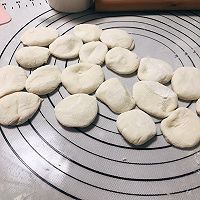 芹菜肉锅贴·电饼铛版的做法图解6