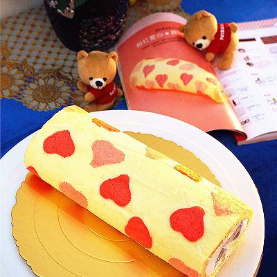 粉红爱心彩绘蛋糕卷—冬季暖身