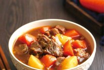 胡萝卜土豆炖牛肉的做法