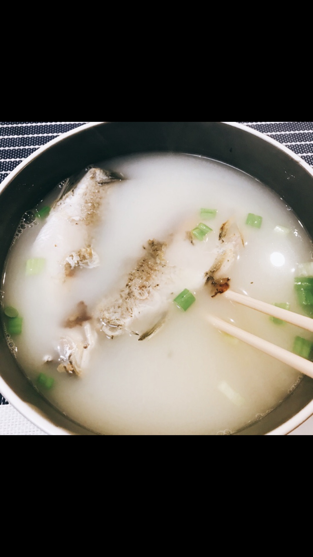 鲫鱼汤的做法_菜谱_豆果美食