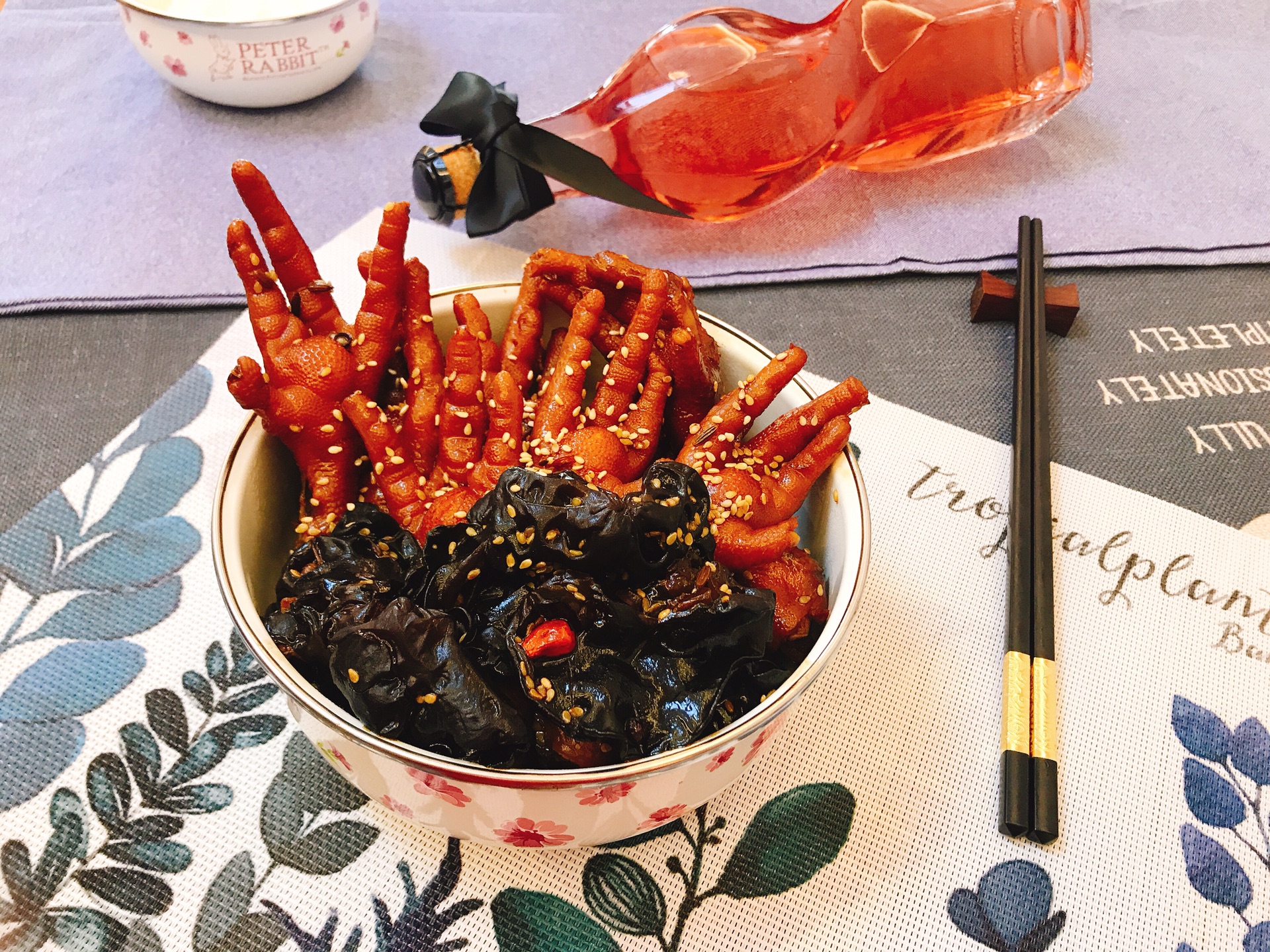 Stewed chicken feet