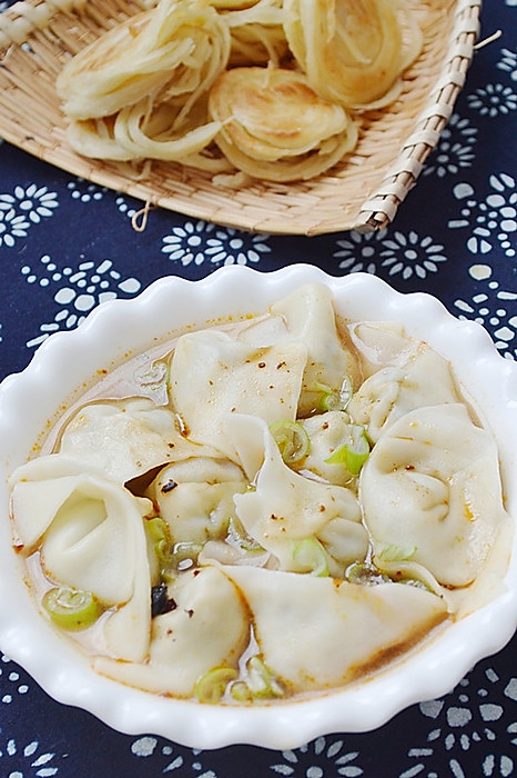 吃的就是这个味儿——茼蒿鲜肉大馄饨