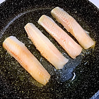黑椒煎鳕鱼配日式沙拉#丘比沙拉汁#的做法图解3