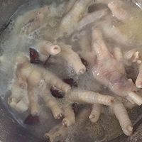凉拌鸡爪的做法图解1