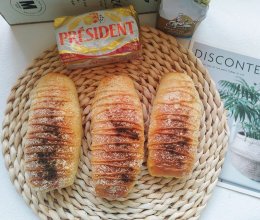 #自由创意面包#肉松芝士沙拉面包的做法