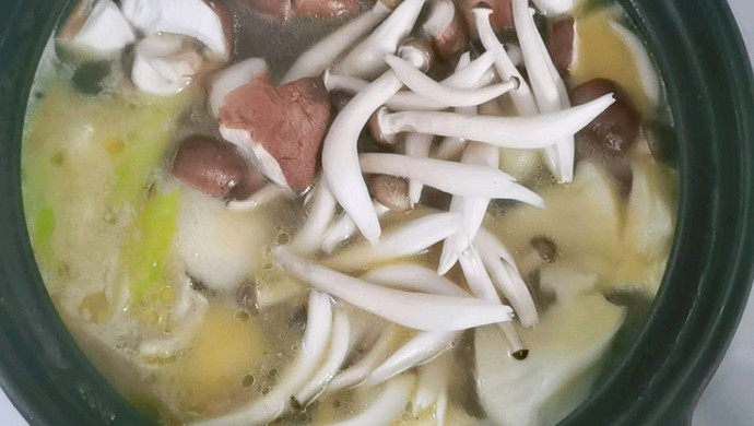 容易做的杂菌鸡汤