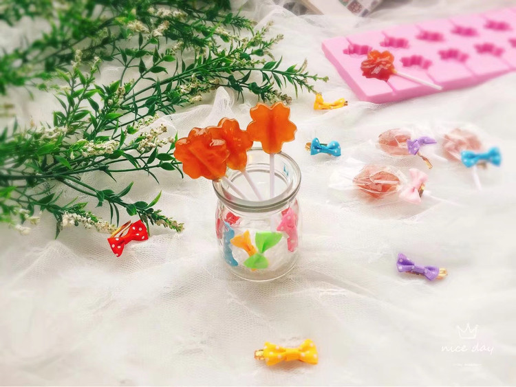 雪梨棒棒糖的做法