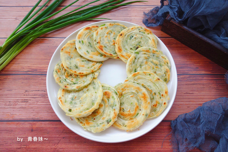 饺子皮葱油饼的做法