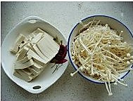 金针菇豆腐肉片汤  的做法图解2