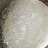 桃胶红枣牛奶冰糖炖燕窝的做法图解2