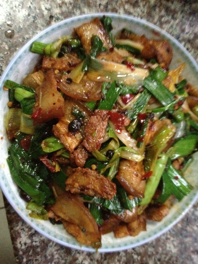 Stir fried pork with garlic