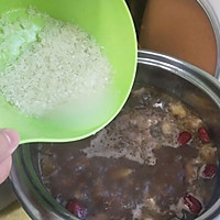 养气补血的营养粥:鸽子排骨红米粥的做法图解16