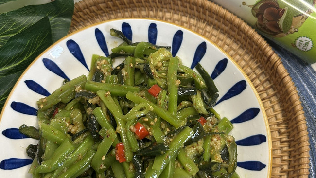#纳福汇轻松喷出美味#凉拌双萃的做法