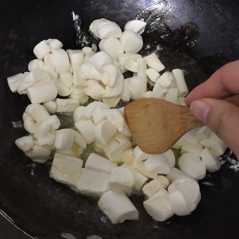 蔓越梅牛扎糖的做法图解3