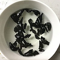 腊肉鲜菌焖豆腐的做法图解1