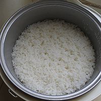 #解腻开胃就吃它#海苔肉松饭团的做法图解1