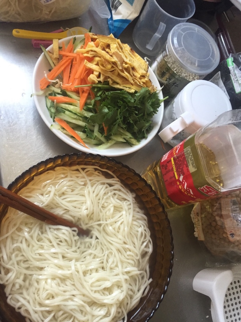 炸酱拌面的做法图解1