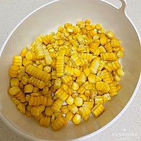 香甜葡萄干玉米粒的做法图解1
