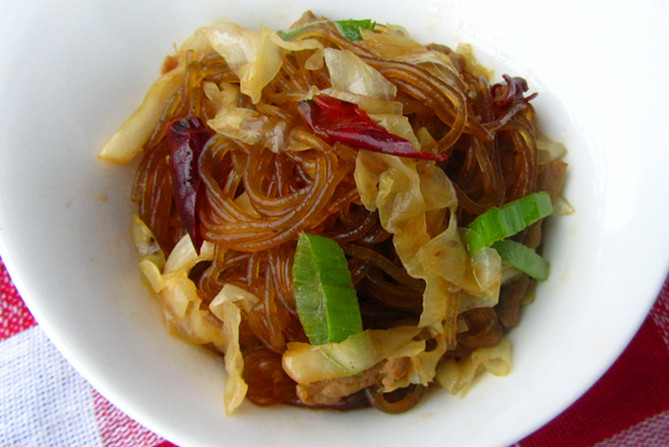 泡菜苕粉肉丝的做法