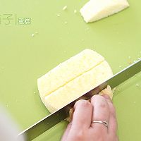 哆啦A梦蛋糕的做法图解2