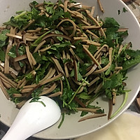 凉拌香菜鸡蛋干的做法图解1