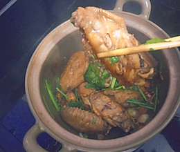 砂锅五指毛桃焗鸡翅的做法